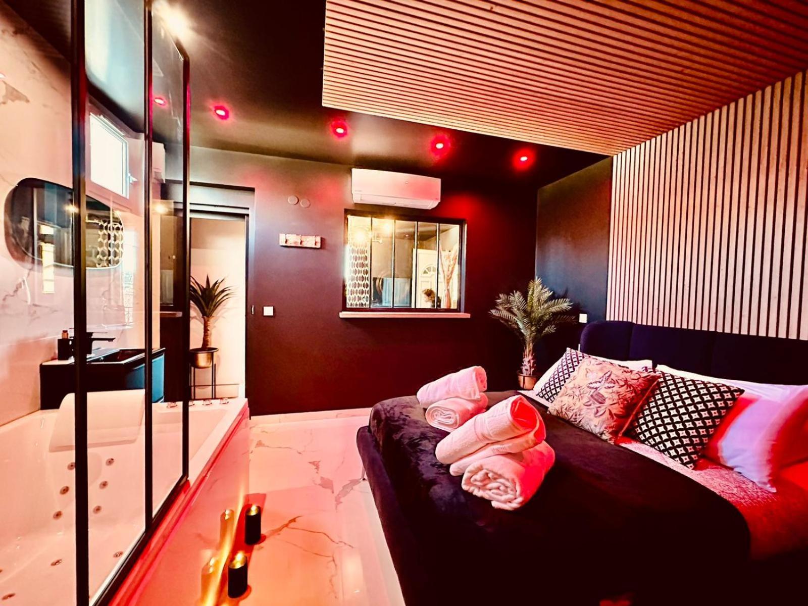 Suite Meg Esbly Exterior photo